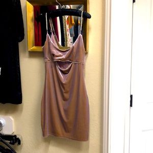 ❤️classy mini dress w/rhinestone lining and straps. Zips in the back